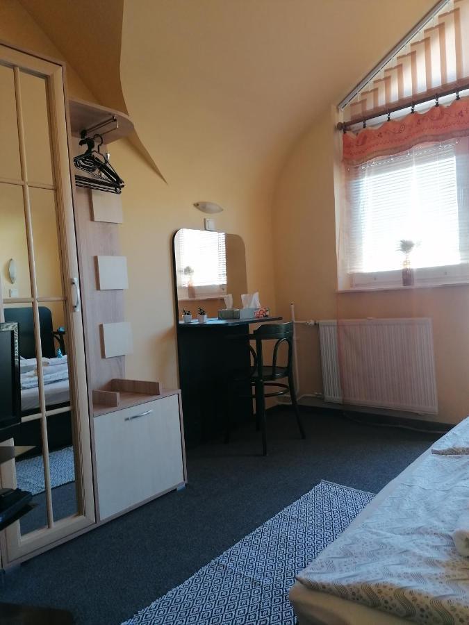 Bianco Apartamento Sopron Exterior foto